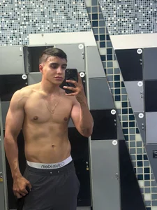 Christopher_Whitaker 👅 Foto