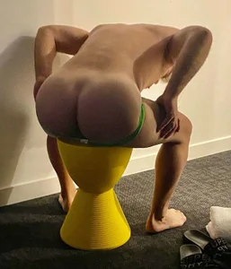 blondbidad speedos Εικόνα 2