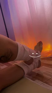 Lizzy_kaneeのmy lovely feet 🧦🥰の枚の写真