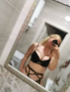 HotTiffani A coat with a surprise. Pic