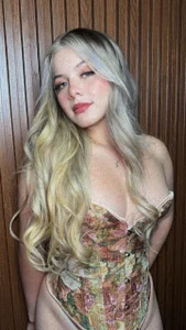 Blake_lee_ Public Pic 5