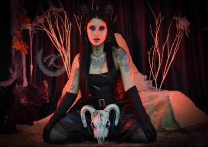 nasty_aliice1のDemonの枚の写真