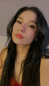 sara_sm1th_ A girl with a Pretty Face Pic