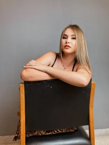 ArianaHilton_ Public зображення 2