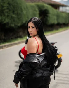 Motorcyclist girl on her birthday de nicolette_sweet_  6 Imagens