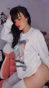 LucianaTomson A model 🤌✨️💜 Pic 2