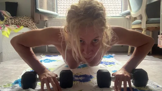 Lola_Belgium Workout Pic 2