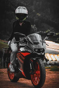 Ivy_rein Do you like motorcycles? This album is for you, a combination of a sexy girl and her motorcycle Bilde 2