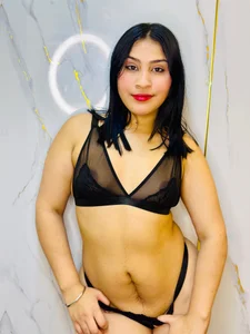 Angelasex18 💕 Sweet smile, hot curves. 🔥 Pic