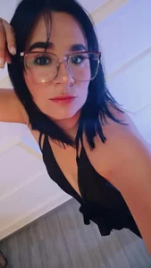 Sienarosewood On a hot dress 🤤🖤 Foto