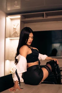 Kathy_taylor_ Not everything in the office is work 😌😍 Εικόνα 4