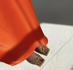 👣legs👣 de WithLove_YourEx  2 photos