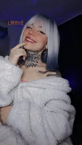 LannieGonzales Blue hair how beautiful lannie looks with her blue hair รูป 