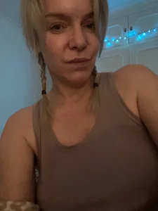 LadyMissNipsnLips Goodnight kisses Pic 2