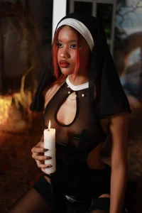 Aprillbrunette your sexy nun / halloween 2025 🎃👑 Bilde 2