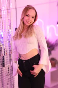 lucy_loy Innocent Charm Foto