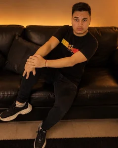 ahntony_hot hi casual Pic