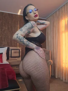 NataliaCristal: Black Bra and Fishnets ( 4 фото)