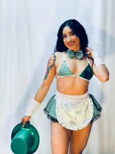 Eimy_Sexy_ Public Pic 3