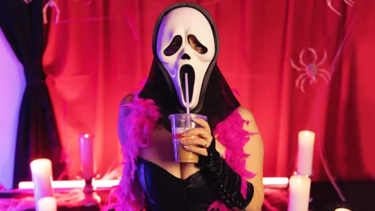 🎭 Behind this costume hides your perfect little devil de ValeryRossell  2 Imagens