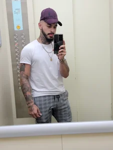 VinzenzRizzoのMEの 2枚の写真