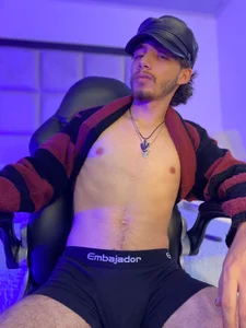 💥 de JojoBraando  3 photos