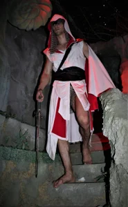 Zdjęcia dirty-boss Put on an Assassin costume with a metal chain mail sword 1600 tokens:  2