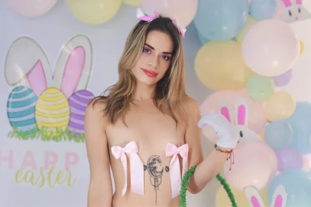 Emily_Whinfre 🐇 Pic 2