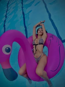 Samantha_Brooke would you like to take off this bikini with your mouth Foto 2