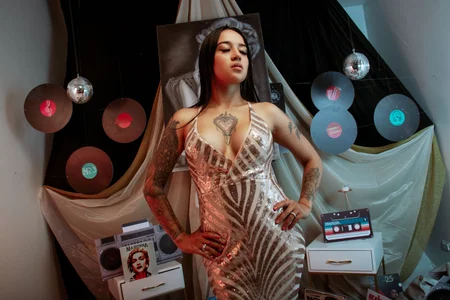 EmmyEvans1 Sexy 90's style Immagine  3