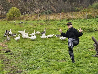 Heather_Ivy: Hiking baby 🤸‍♀️🗺️ ( 9 фото)