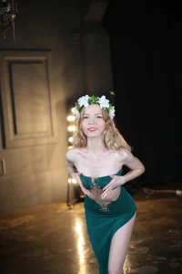 EmilyLuv Public Pic 4