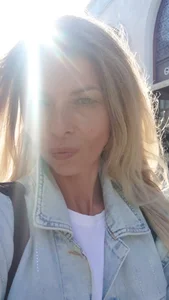 Eva_Melow It's better to know nothing than to know a lot by half! 사진