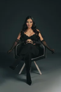 AbbyDalton Fiery Dominance Foto 3