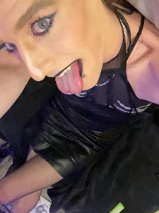 kikiwonderbar Public Pic 8