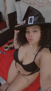 katalella_22hot Public Pic 9