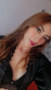 Nina_Moon3 Public Pic 4