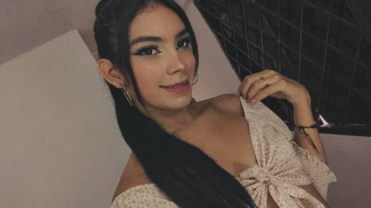 Alahia_Rodriguez flirting moment Pic 2