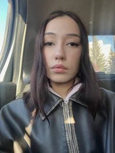 AnnieHeywood Public slika 2