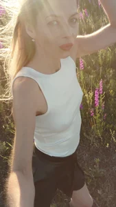 Eva_Melow By cracking stereotypes, you open locked doors... You can rate my photos with tips 😘 Pic 2