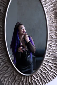 Miss_Maya_Mils Your Dark Queen Pic