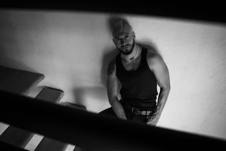 castle_87 BLONDE & BLACK Foto 2