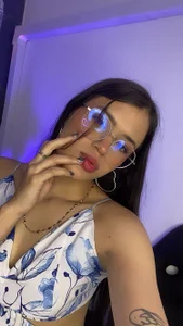 Megan_Danbury Public  4টি ছবি