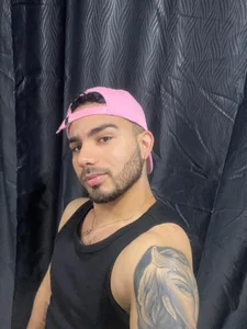 adamhairy: pink ( 4 фото)