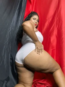 MARIA_BBW_ Public Foto 5