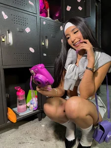 BellaCarteer_: Want to take a picture? 📷 ( 5 фото)