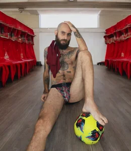 Tatted21xxx Football!!  3. fénykép