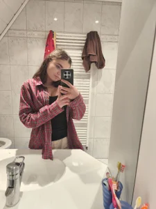 Mona_Slearys Do you like my hairstyle? Pic