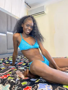 bonieklent in my bed Poză