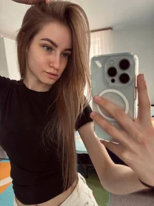 Laura_Evance Public slika